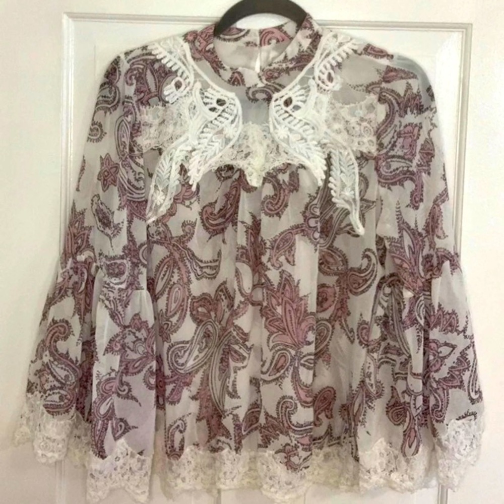 Women’s Ann Taylor LOFT blouse size medium